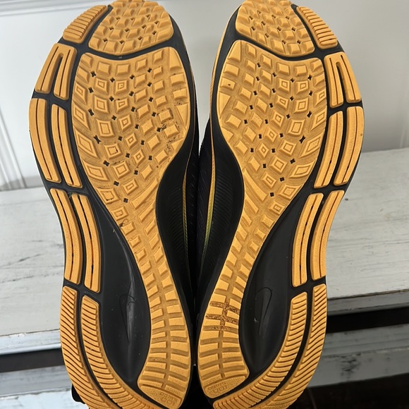 Runners - Picture 4 of 5